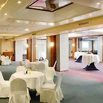 兰佩夏克阿伦那帕阿姆拉酒店 4*